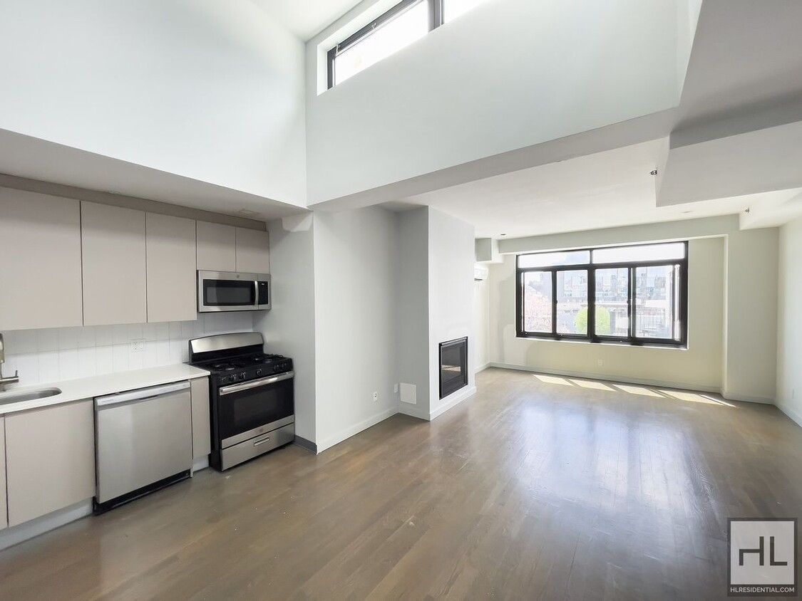 Primary Photo - Bushwick Avenue / Expansive Spacious 2 Bed...