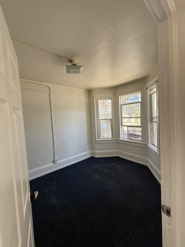 Primary Photo - 1270 Hampshire St