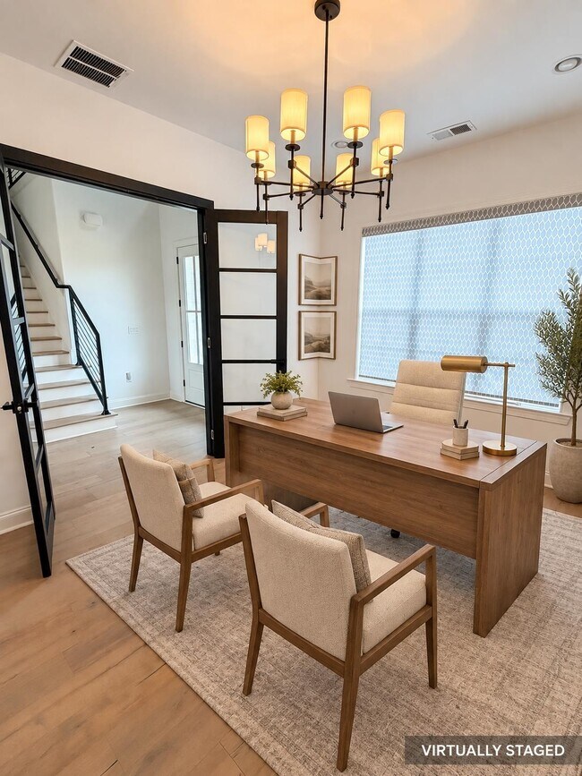 Foto del edificio - 621 Covington Walk Ln S