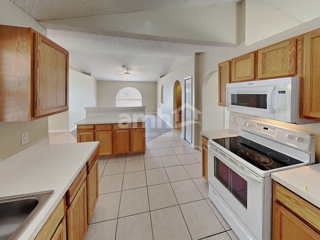 Foto del edificio - 2925 Canyon Trail Ln