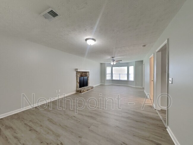 Building Photo - 511 Brentwood Blvd