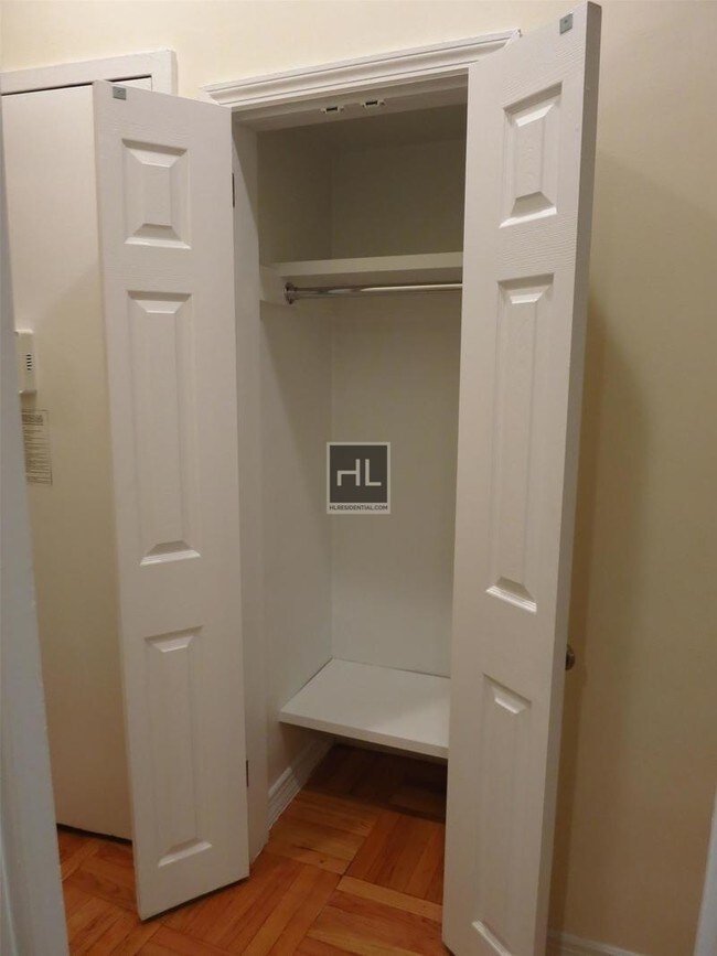 Foto del edificio - 413 E 81st St