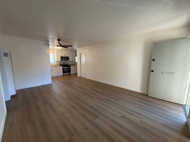 Foto del edificio - 318-320 S. Bedford Road