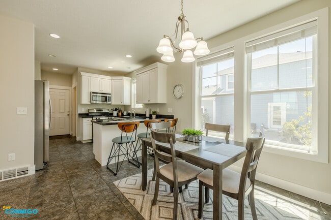 Building Photo - 5032 W Bear Trap Dr