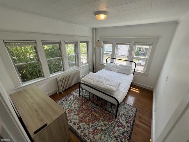 Building Photo - 3 br, 1 bath Duplex - 1221 Vine Street A