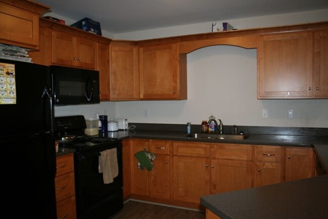 Building Photo - 1608 Whipple Dr