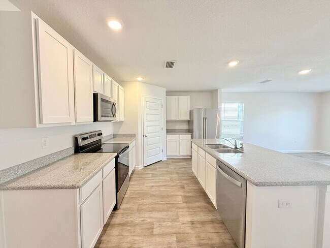Foto del edificio - 5719 Guinevere Ln