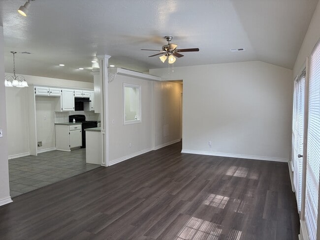 Building Photo - 4813 SE 89th Terrace