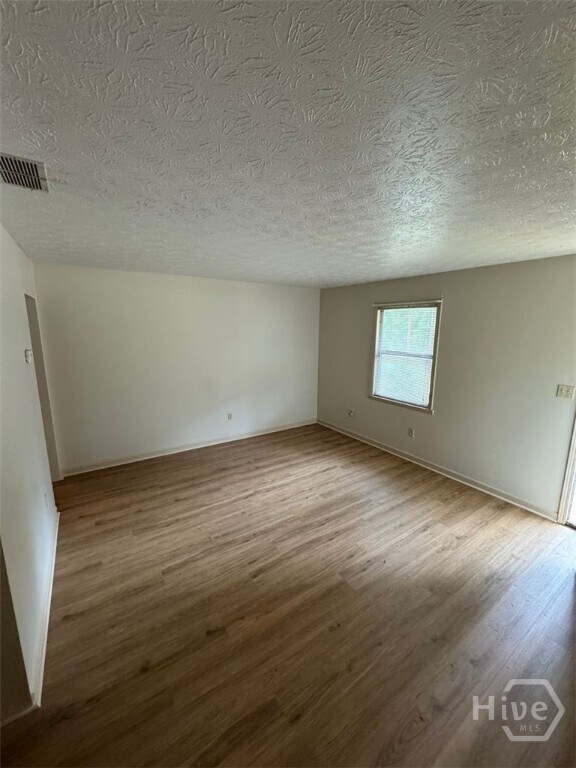 Foto del edificio - 1807 Cedar Shoals Dr