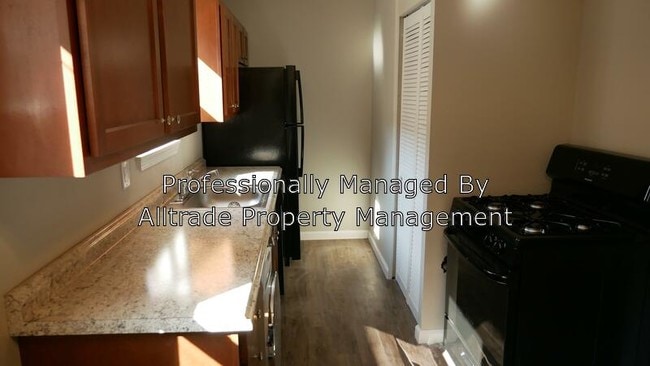 Building Photo - 6619 Strawberry Ln
