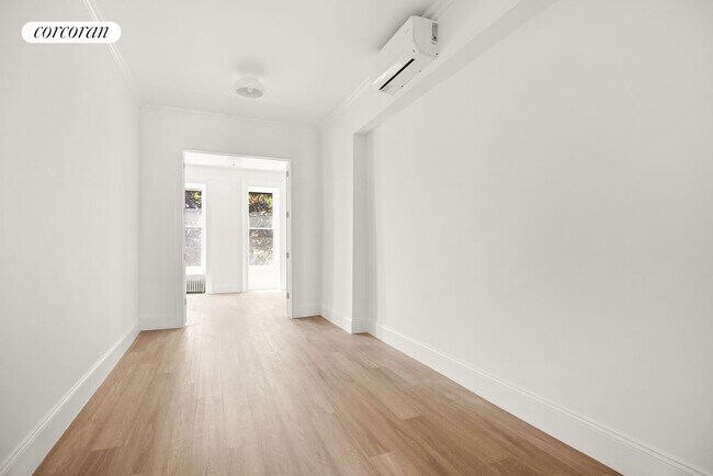 Foto del edificio - 125 2nd Pl