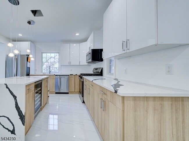 Foto del edificio - 217 Heywood Ave
