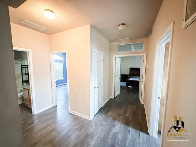 Foto del edificio - 318 Hickory St