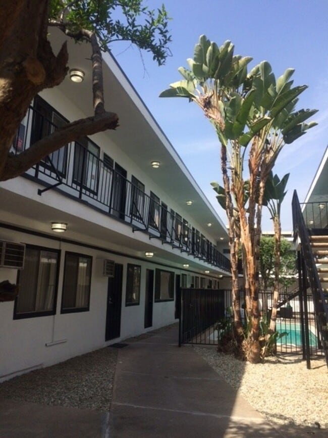 Building Photo - The Nicole Apartments