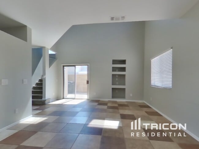 Building Photo - 1750 W Union Hills Dr