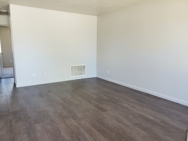 Building Photo - 96 Robbers Roost Ln