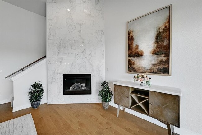 Foto del edificio - 4809 Serene Hills Dr