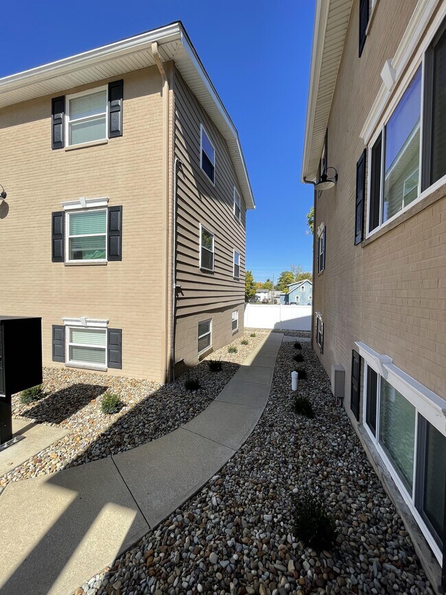 Foto del edificio - 135-145 Lafayette Rd