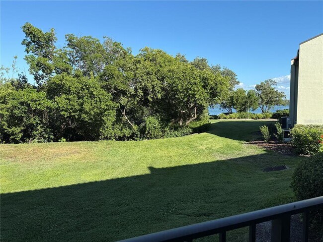 Building Photo - 1515 Pinellas Bayway S