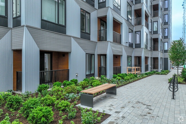 The Charley - Patio Resident Lounge - The Charley Apartments