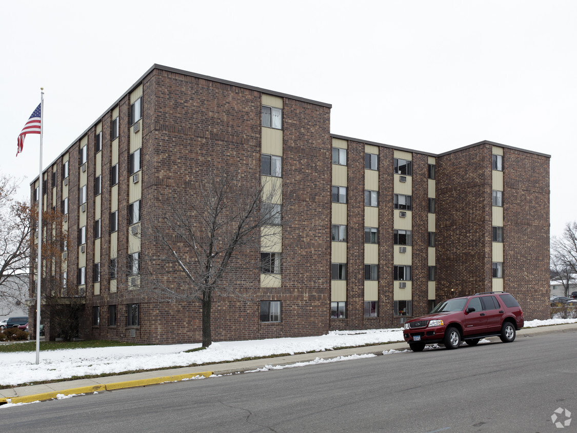 Building Photo - Woodmere Apartments