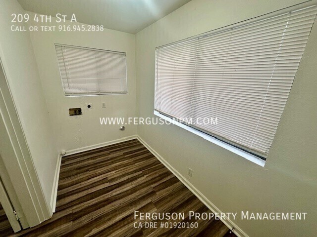 Foto del edificio - Cute Two Bedroom Duplex in Wheatland