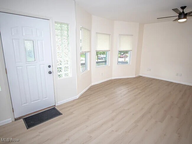 Foto del edificio - 3219 W 86th St