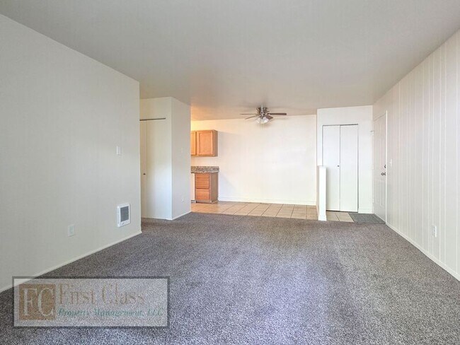 Building Photo - 17140 SW Heritage Ct