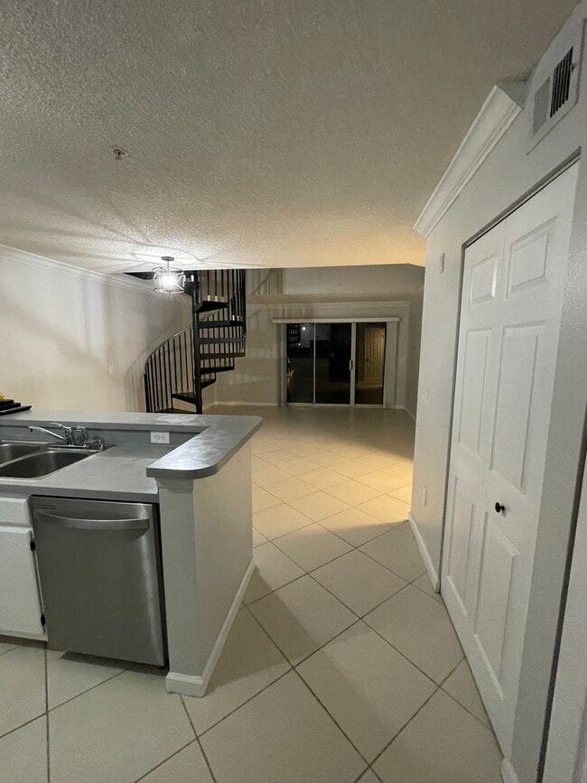 Building Photo - 2400 Feather Sound Dr