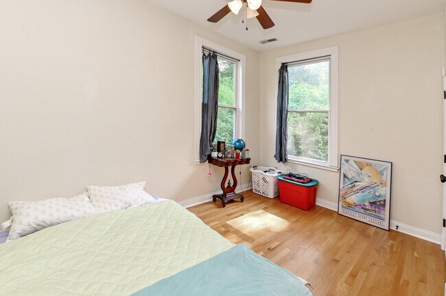 Foto del edificio - 3469 Brookline Ave