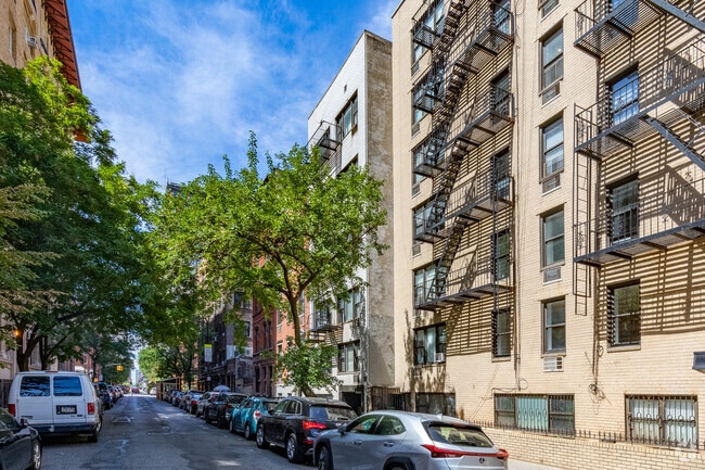 Building Photo - 133 E 17th St