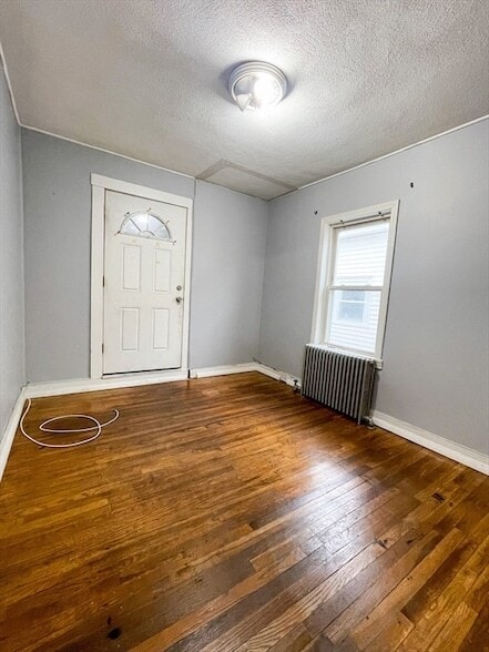 Photo - 904 Main St Apartment