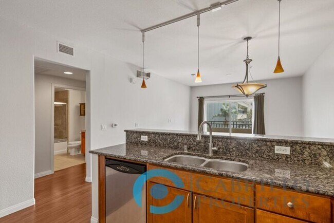 Foto del edificio - 2330 1st Ave