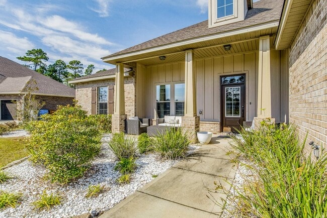 Building Photo - 1385 Lombardy Dr