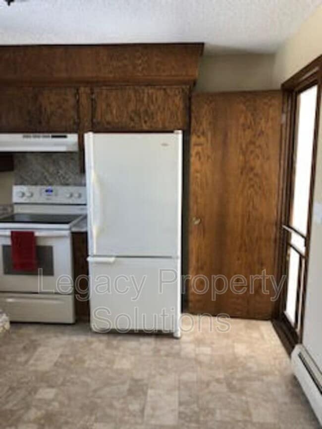 Building Photo - Modern Twin home in North Bismarck – Conve...