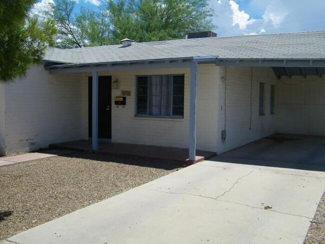 Foto del edificio - Charming Tucson 3-Bedroom Home with Spacious backyard