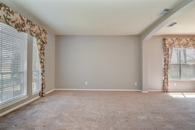 Building Photo - 25915 Drybrook Rd