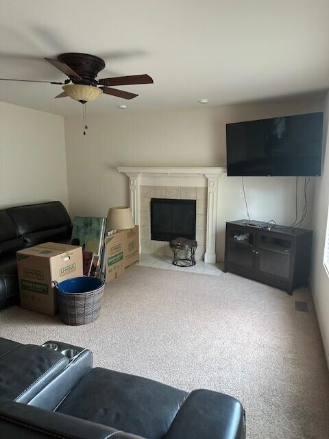 Foto del edificio - 6048 Treetops Dr