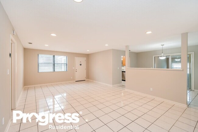 Building Photo - 6878 Tom Thumb Dr