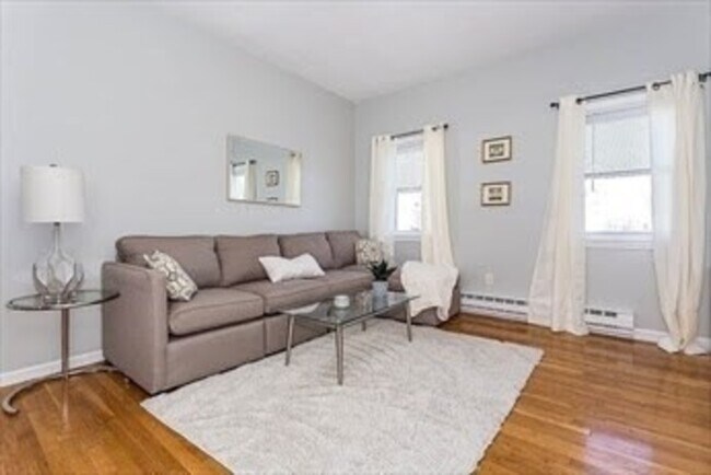 Building Photo - 372 Bunker Hill St