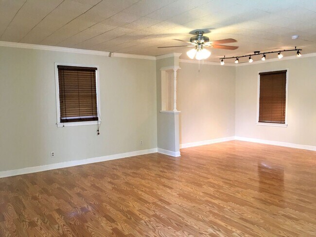 Foto del edificio - 2 br, 1 bath House - 4026 Brentwood