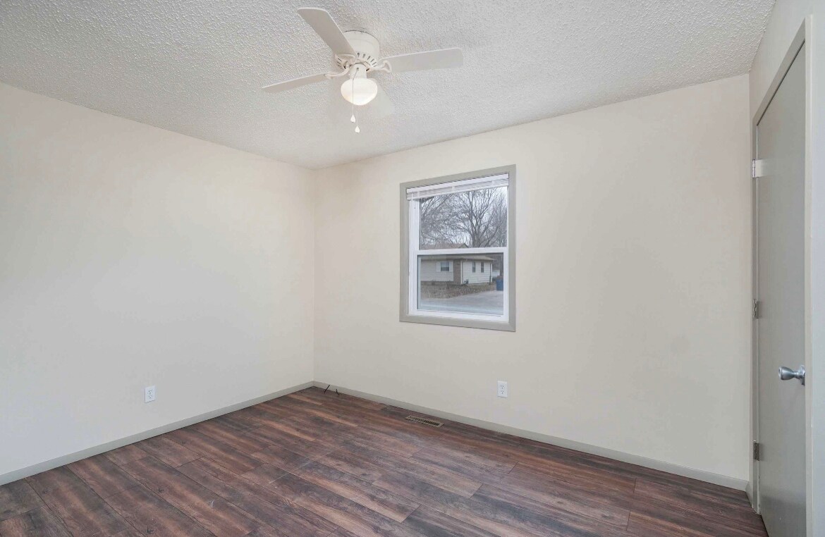 Primary Photo - 605 Aspen Dr