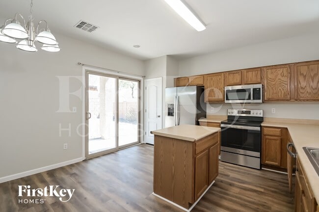 Building Photo - 11366 W Massey Dr