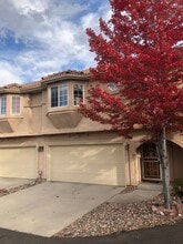 Building Photo - 5082 Peak Villa Heights