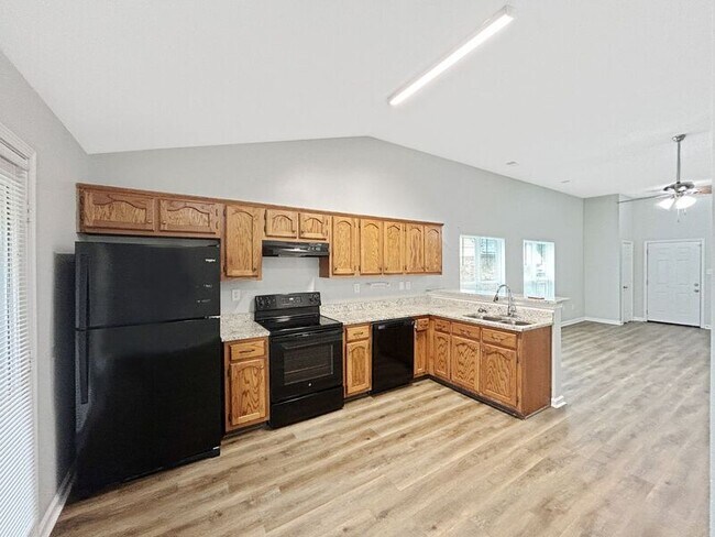 Building Photo - 5655 Kaitlyn Dr W