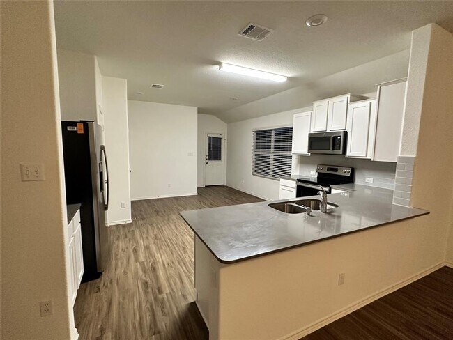 Building Photo - 112 Guardian Angel Ct