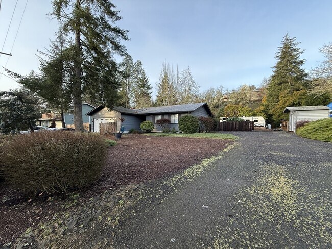 Foto del edificio - 2134 NW Watters St