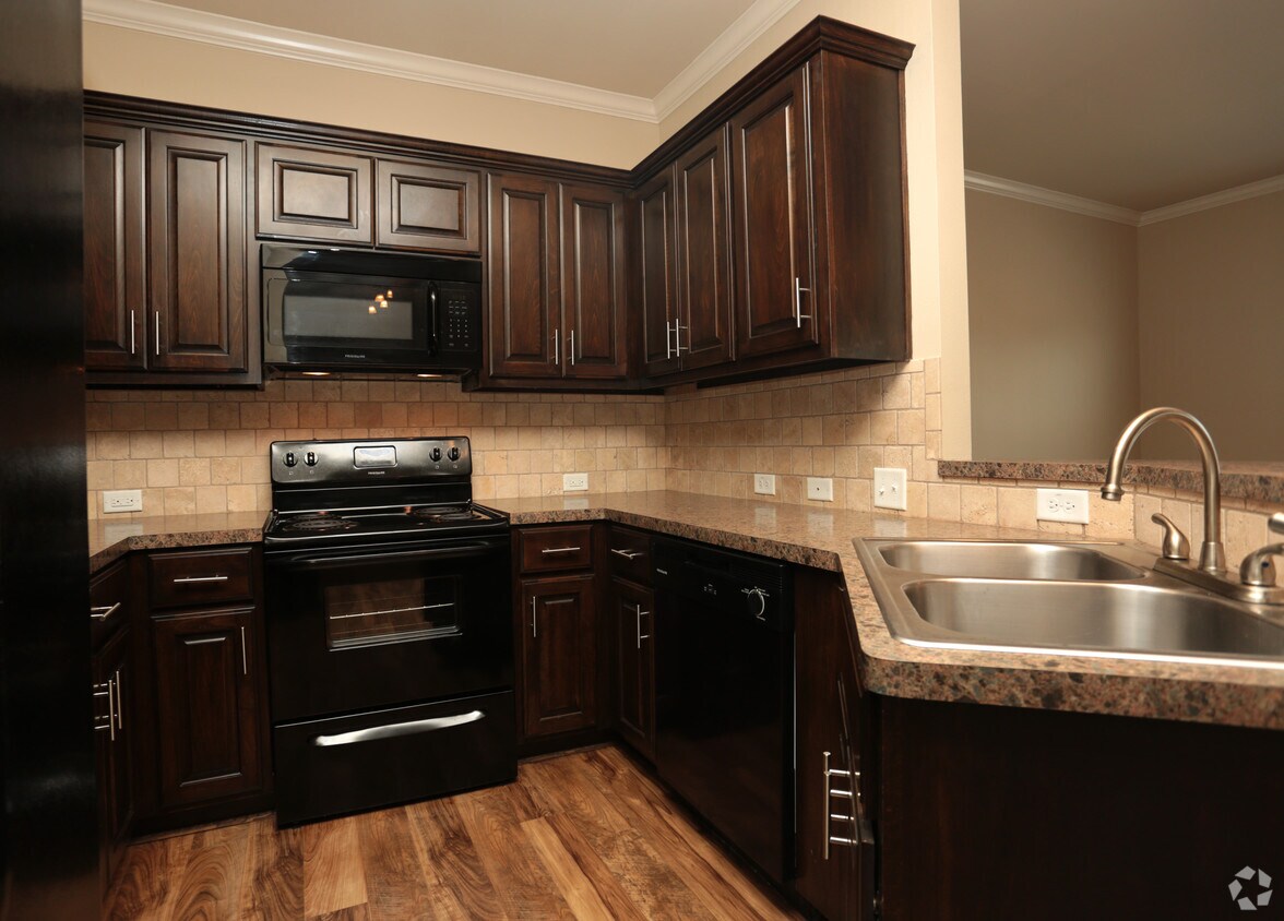 Hamlet Park Apartments in Beaumont, TX