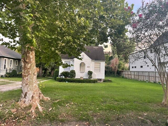 Foto del edificio - 616 W 25th St