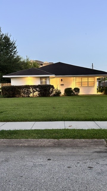 Building Photo - 6027 Woodbrook Ln